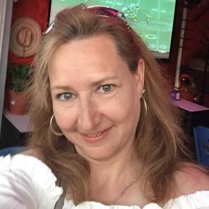 Meet your Posher, Deberah